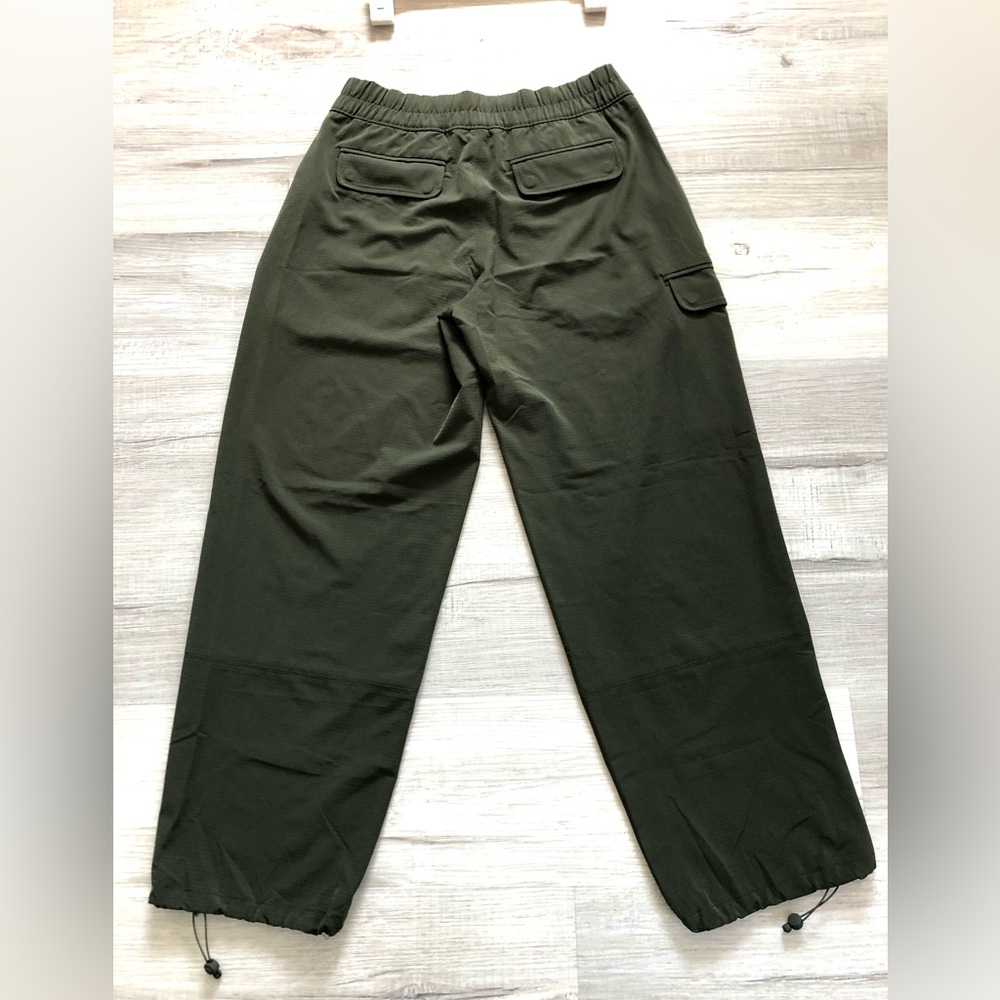 Athleta Dark Green Men's Cargo Pants - Picture 9 of 11